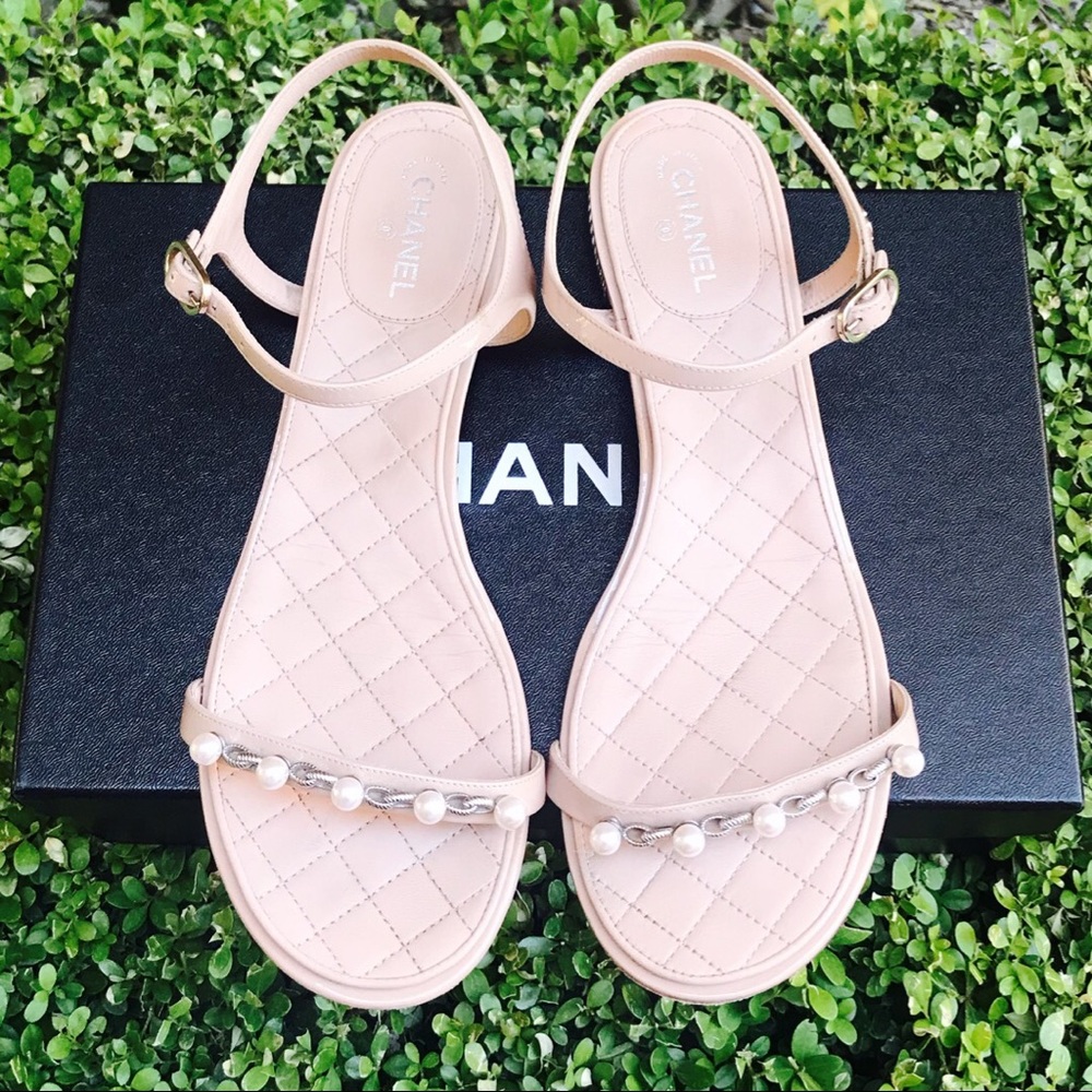 {CHANEL} Pink Patent Calfskin Sandals Size 39.5EUR - Picture 1 of 12